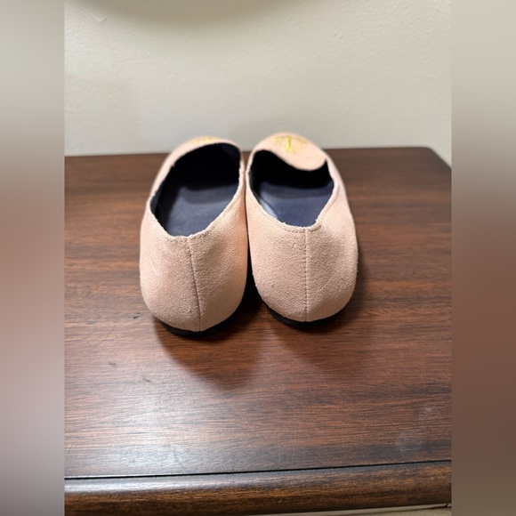 Jack Rogers Pink Suede Loafers Gold Anchor Embellishment Quiet Luxury Size 7 - Picture 4 of 6